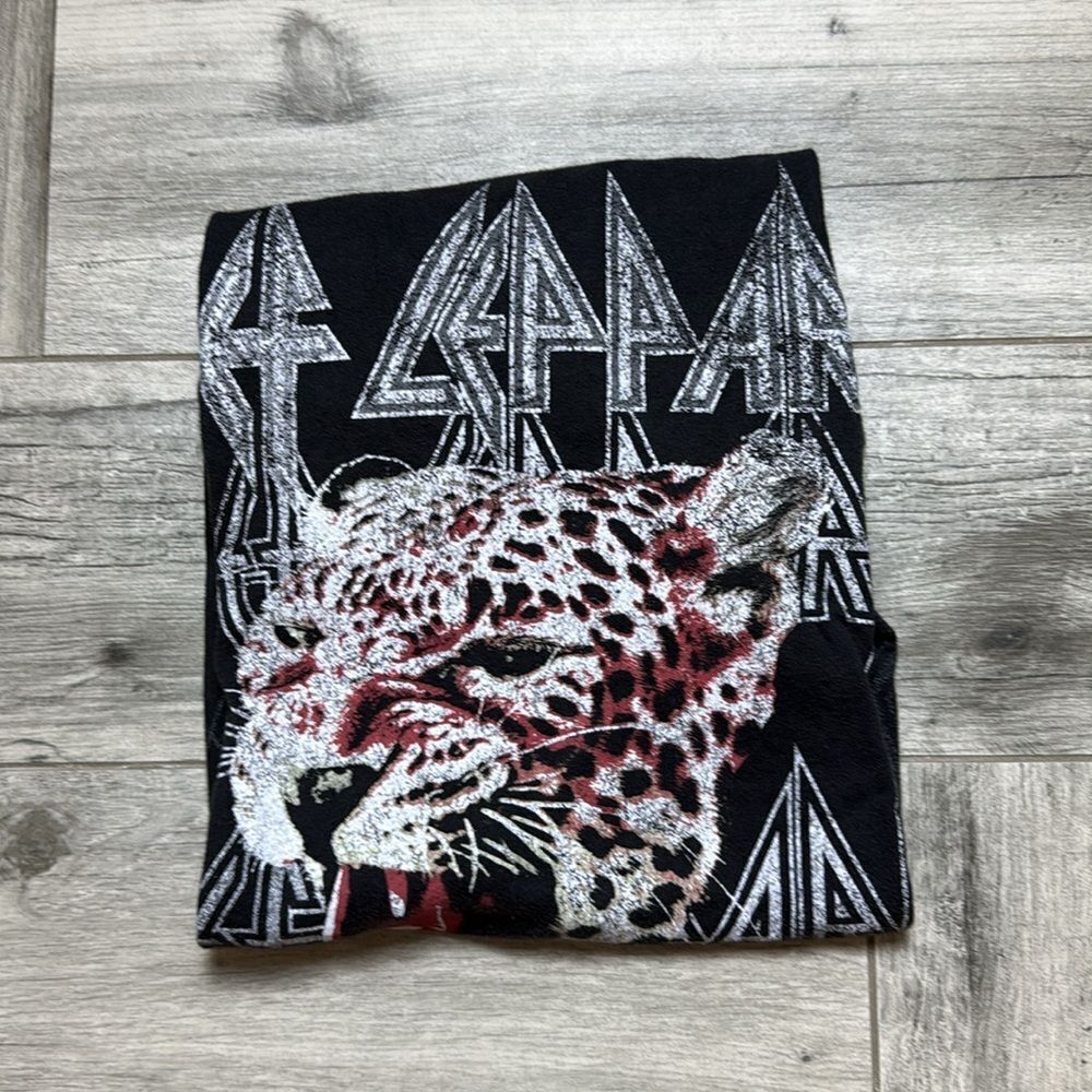 Def Leppard Mens Def Leppard Cheetah Graphic Short Sleeve T-Shirt Black Large